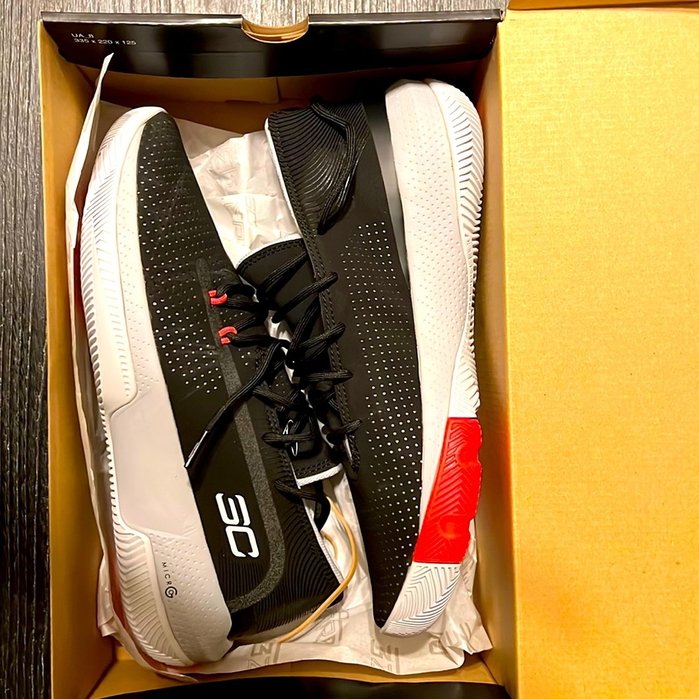 UA Steph Curry’s 3ZERO III